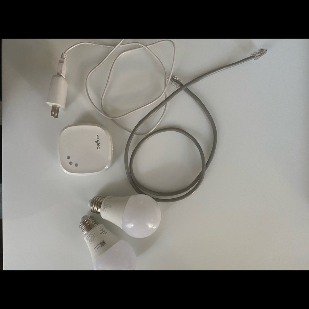 Sengled Smart Lightbulb Kit - Picture 3 of 3
